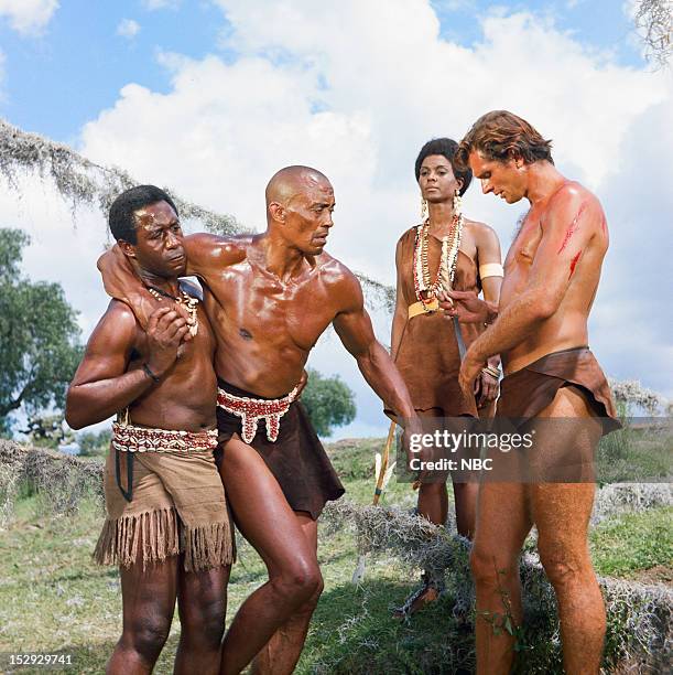 The Deadly Silence: Part 1 & 2" Episodes 8 & 9 -- Pictured: Robert DoQui as Metusa, Kenny Washington as Akaba, Nichelle Nichols as Ruana, Ron Ely as...