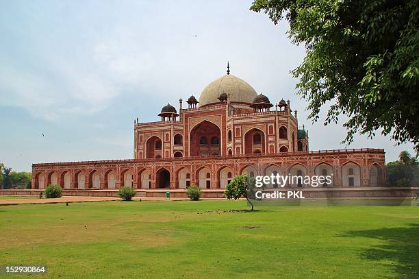 tomb of humayun - humayun's tomb stock-fotos und bilder