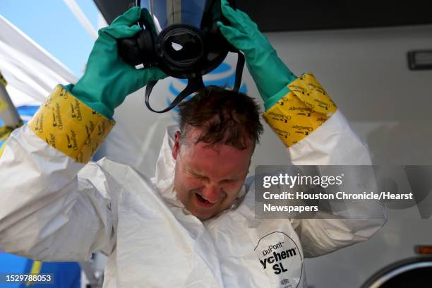 Annie Tom Photos and Premium High Res Pictures - Getty Images