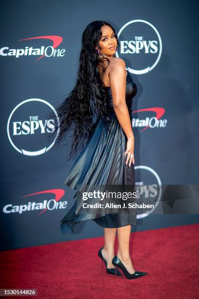 Hollywood, CA Singer H.E.R arrives on the red carpet at the 2023 ESPY Awards in Dolby Theatre in Hollywood Wednesday, July 12, 2023. The 2023 ESPY...