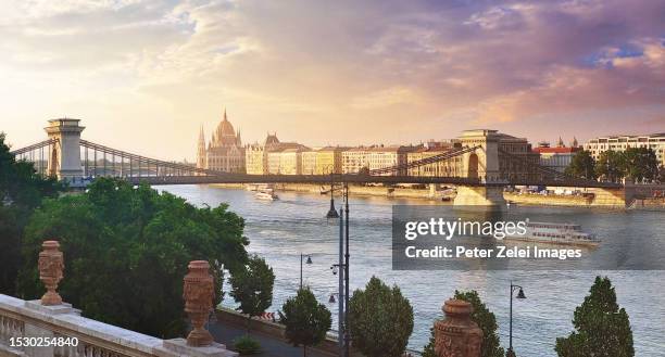 budapest cityscape at sunset - budapest stock-fotos und bilder