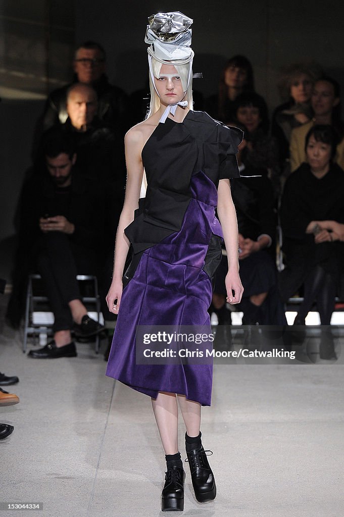 Comme Des Garcons - Runway RTW - Spring 2013 - Paris Fashion Week