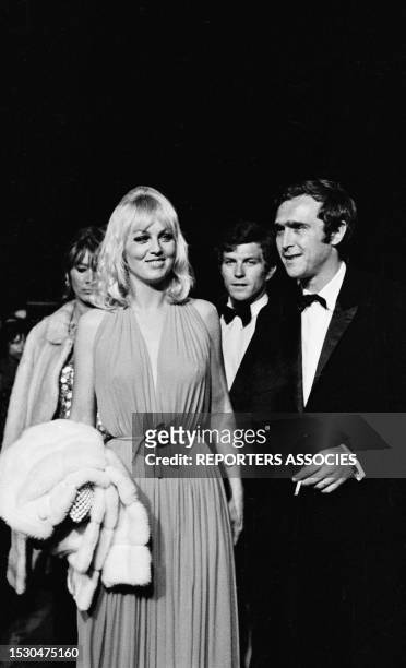 Mylène Demongeot et Marc Simenon lors d'une soirée pendant le Festival de Cannes en mai 1969