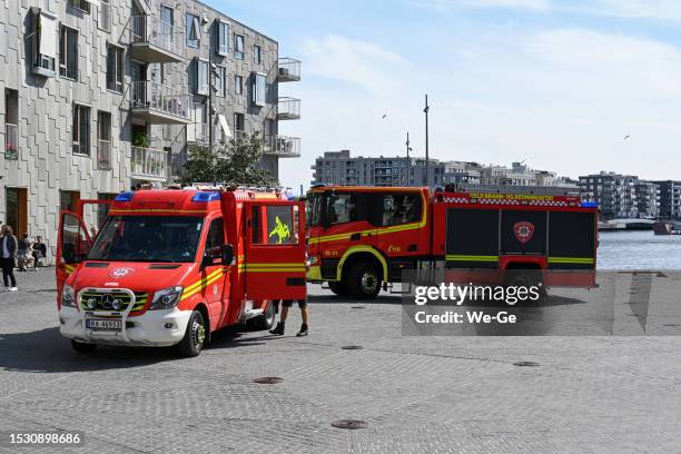 emergency vehicle of the professional fire and rescue service of the city of oslo (oslo brann- og redningsetat). - emergency rescue stock pictures, royalty-free photos & images