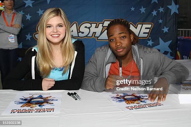 Ana Mulvoy Ten and Leon Thomas attend the Nickelodeon World Wide Day of Play Celebration during NYC Big Brothers Big Sisters RBC Race for the Kids...