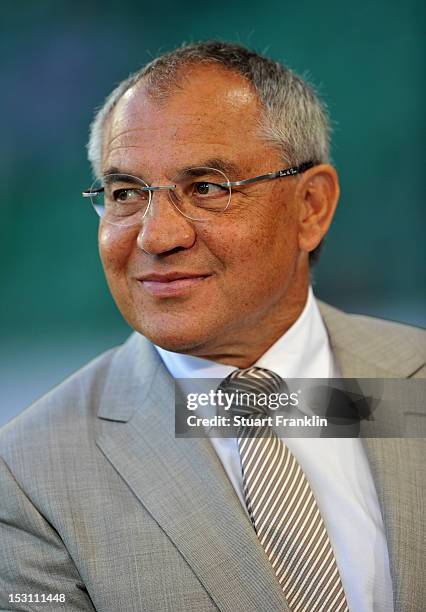 Felix Magath, head coach of Wolfsburg ponders during the Bundesliga match between VfL Wolfsburg and 1. FSV Mainz 05 at Volkswagen Arena on September...