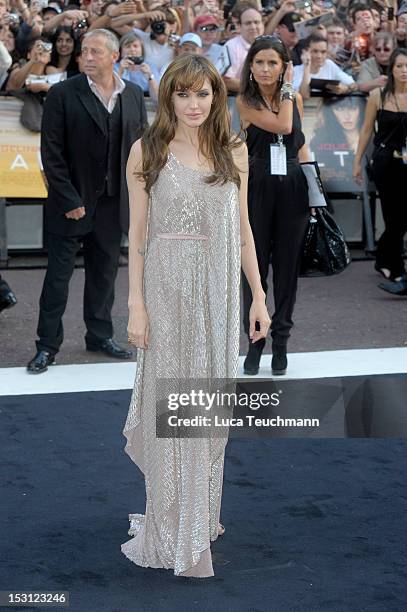 Angelina Jolie attends the UK premiere of Salt at Empire Leicester Square on August 16, 2010 in London, England.