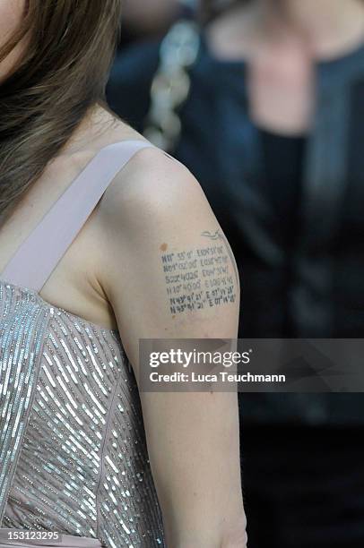 Angelina Jolie attends the UK premiere of Salt at Empire Leicester Square on August 16, 2010 in London, England.