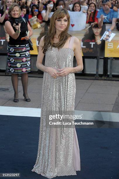 Angelina Jolie attends the UK premiere of Salt at Empire Leicester Square on August 16, 2010 in London, England.