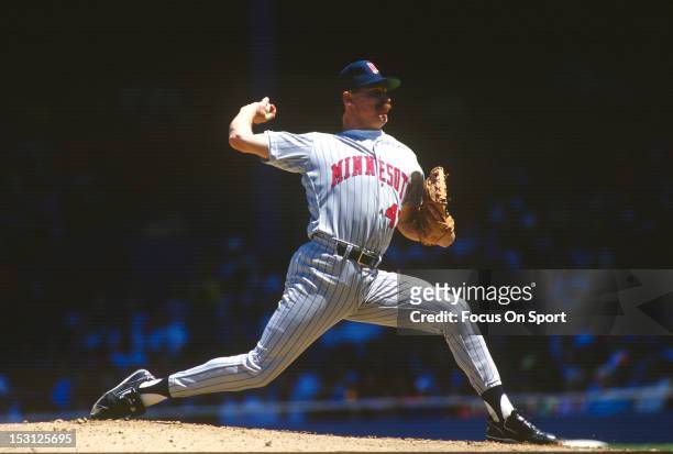 Jack Morris of the Minnesota Twins pitches against the Detroit Tigers during an Major League Baseball game circa 1989 at Tiger Stadium in Detroit,...