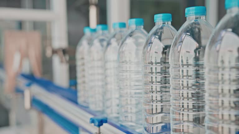 https://media.gettyimages.com/id/1531276597/video/water-bottles-on-an-automated-conveyor-belt.jpg?b=1&s=640x640&k=20&c=BL1kT44KIjQ2Z_p_ILSvnDMDPKGTAsgKbXKEzKNQA_8=