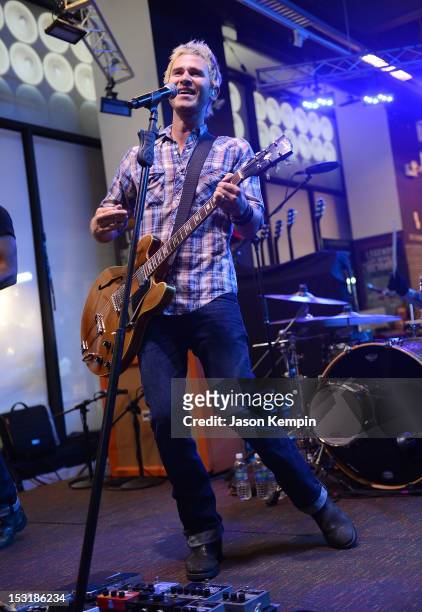 Singer Jason Wade of the band Lifehouse performs at the MLB Fan Cave on October 1, 2012 in New York City.
