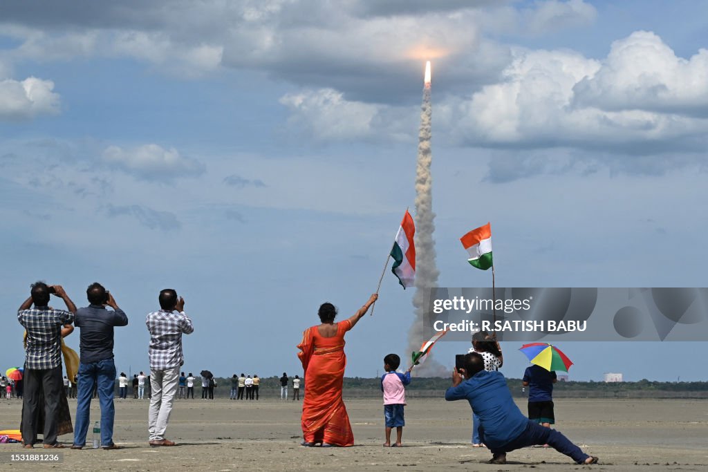 TOPSHOT-INDIA-SCIENCE-SPACE-MOON