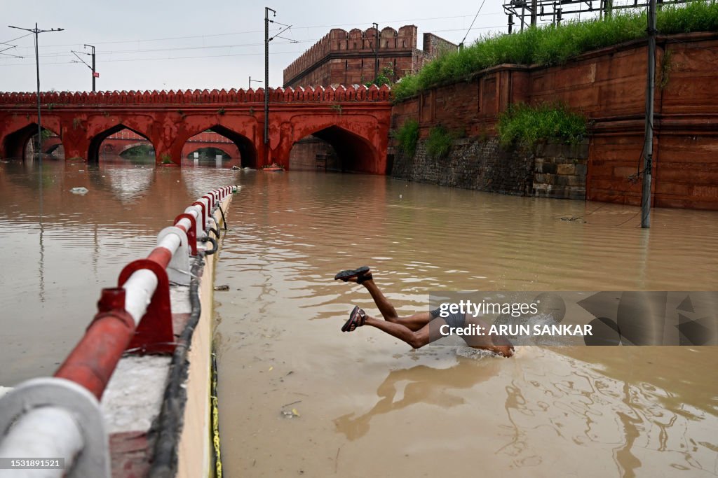 INDIA-WEATHER-CLIMATE-FLOOD