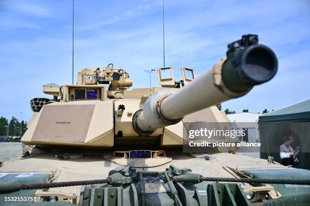 July 2023, Bavaria, Grafenwöhr: A U.S. Army M1A1 Abrams tank with mounted mine roller, as delivered to Ukraine. In Grafenwoehr, the US Army trains...