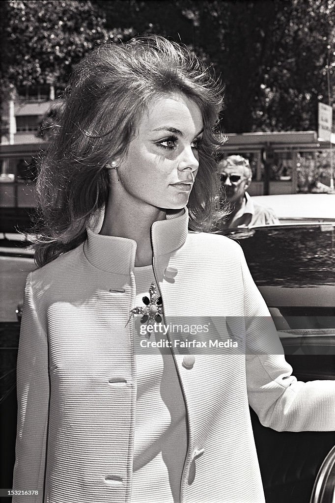 Jean Shrimpton Attends The 1965 Spring Racing Carnival