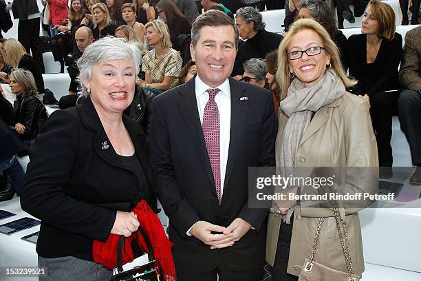 Lady Suzanne Ricketts, US Ambassador to France Charles H. Rivkin and his wife Susan Tolson attend the Chanel Spring / Summer 2013 show as part of...