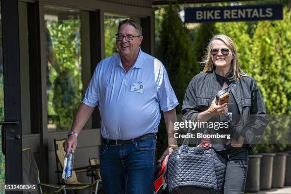 Chief Larson Michael Larson, chief investment officer of Cascade Investment LLC ...