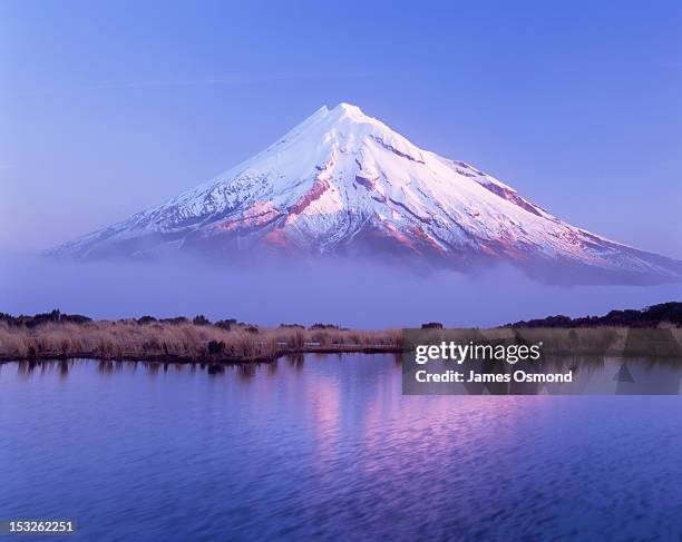 mount egmont or taranaki - dormant volcano stock pictures, royalty-free photos & images