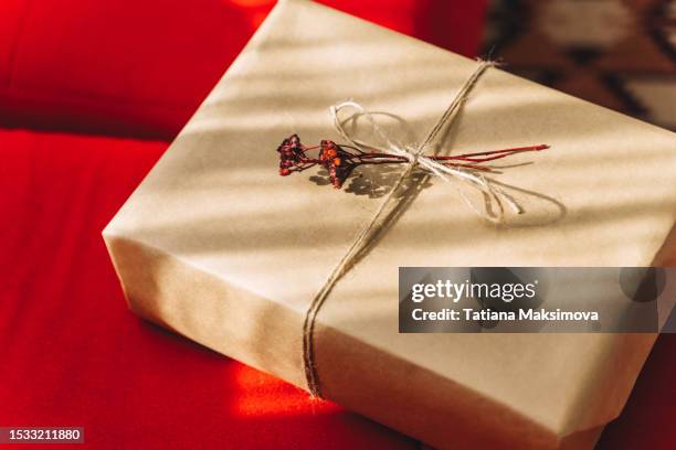 String Wrapped Box 864 Red String Box Stock Photos, High-Res Pictures, and Images - Getty ...