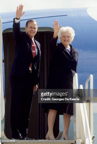 President George Bush Sr. And his wife Barbara leave London after the meeting with British Prime Minister Margaret Thatcher on June 2, 1989.