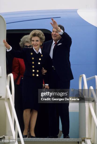 President Ronald W. Reagan and his wife Nancy arrive in London to meet Margaret Thatcher after the Summit of Moscow on June 2, 1988.