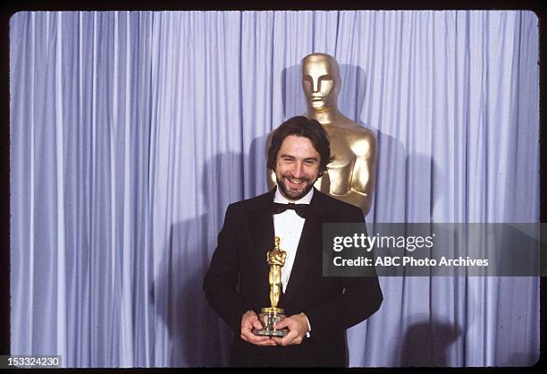 Backstage Coverage - Airdate: March 31, 1981. ROBERT DE NIRO WITH BEST ACTOR OSCAR FOR 'RAGING BULL'