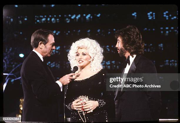 Pre-Show Coverage - Airdate: March 31, 1981. ARMY ARCHERD;DOLLY PARTON;UNKNOWN