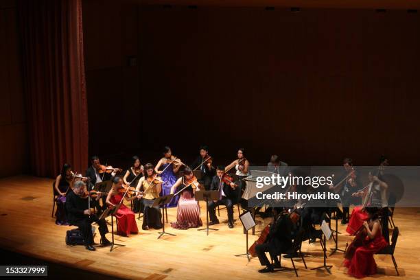 Itzhak Perlman and members of the Perlamn Music Program performing at the Metropolitan Museum on Saturday night, October 3, 2009.This image;Itzhak...