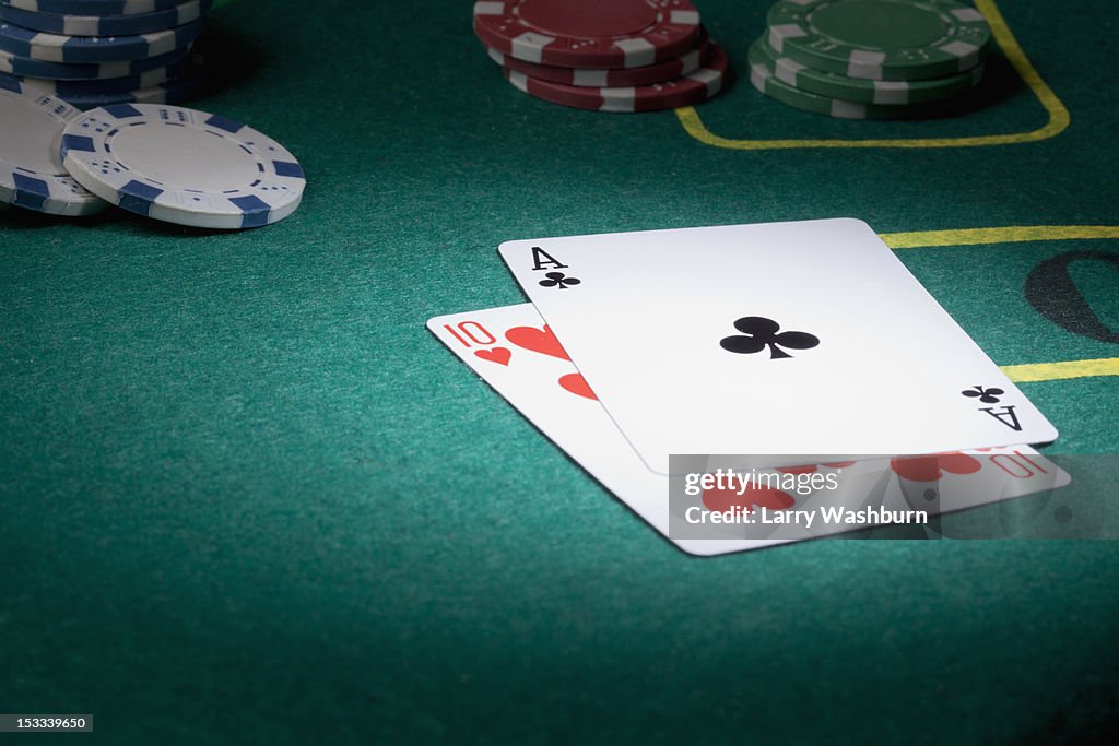 A blackjack hand displaying twenty-one