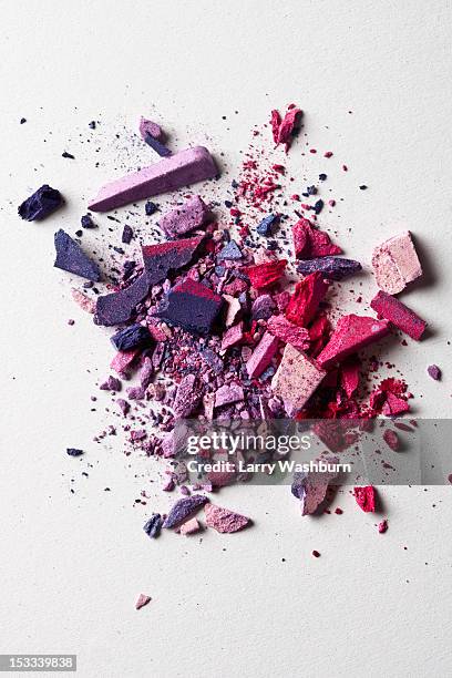 various crushed make-up powder in a heap - sombreador de ojos fotografías e imágenes de stock