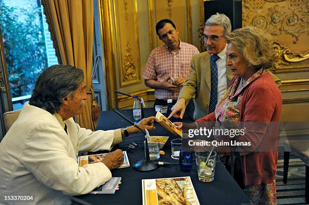 Spanish adventurer Miguel de la Quadra Salcedo , manager of the Quetzal Route, and wife Marisol during the presentation of the book 'Mentores de la...