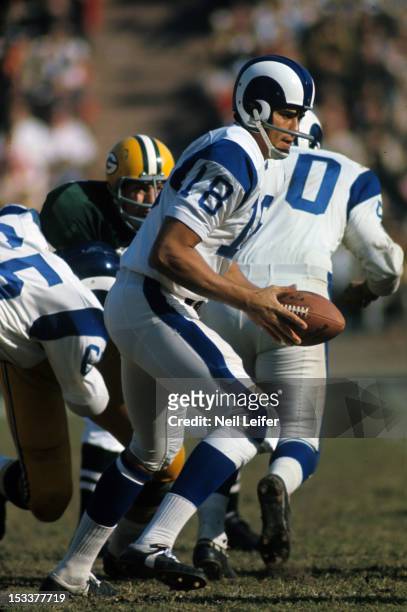 Los Angeles Rams QB Roman Gabriel in action, handoff vs Green Bay Packers at Los Angeles Memorial Coliseum. Los Angeles, CA 12/9/1967 CREDIT: Neil...