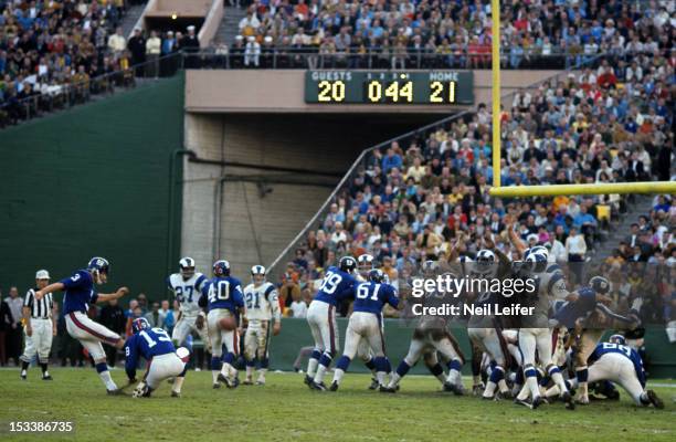 New York Giants Pete Gogolak in action, field goal kick vs Los Angeles Rams at Los Angeles Memorial Coliseum. Los Angeles, CA CREDIT: Neil Leifer