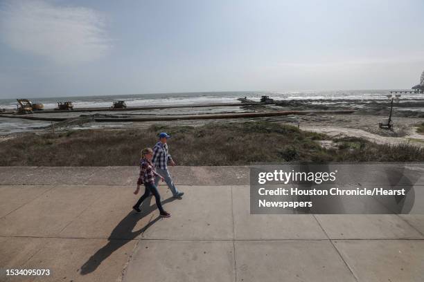 82 12th Street Beach Stock Photos, High-Res Pictures, and Images - Getty  Images