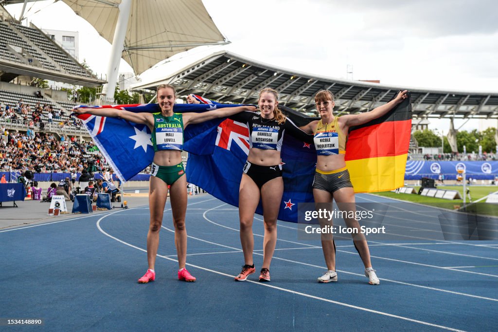 Mali LOVELL of Australia, Danielle AITCHISON of New Zealand and