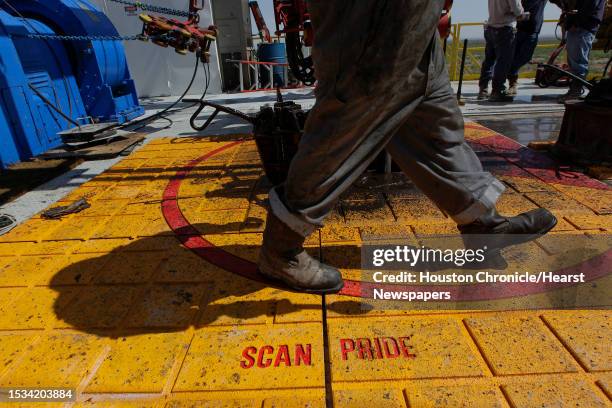 232 Texas Oil And Gas Drilling Rigs Stock Photos, High-Res Pictures ...