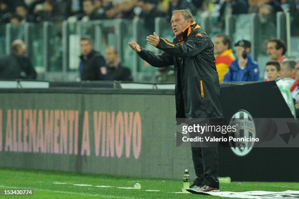 Roma head coach Zdenek Zeman shouts to his players during the Serie A match between Juventus FC and AS Roma at Juventus Arena on September 29, 2012...