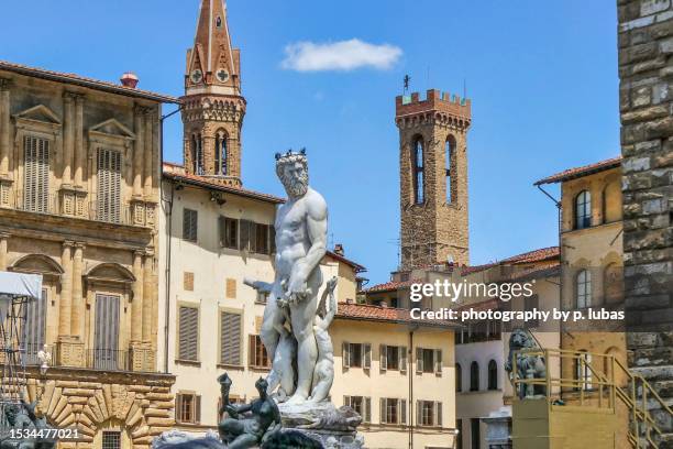 the fountain of neptune - florence, italy - piazza della signoria stockfoto's en -beelden