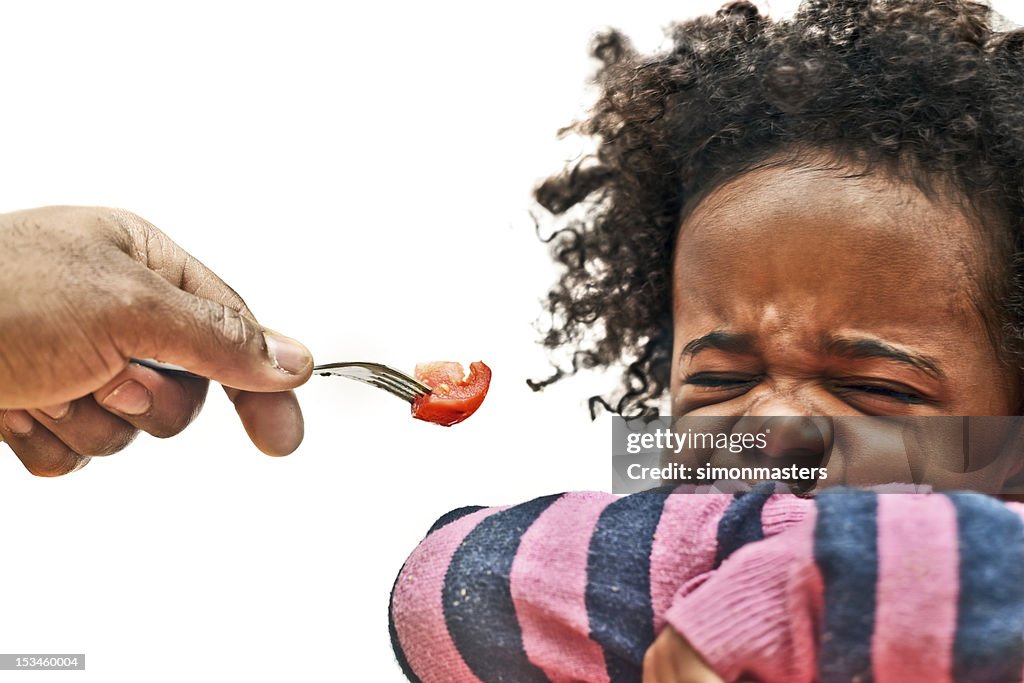 Criança pequena recusar alimentos