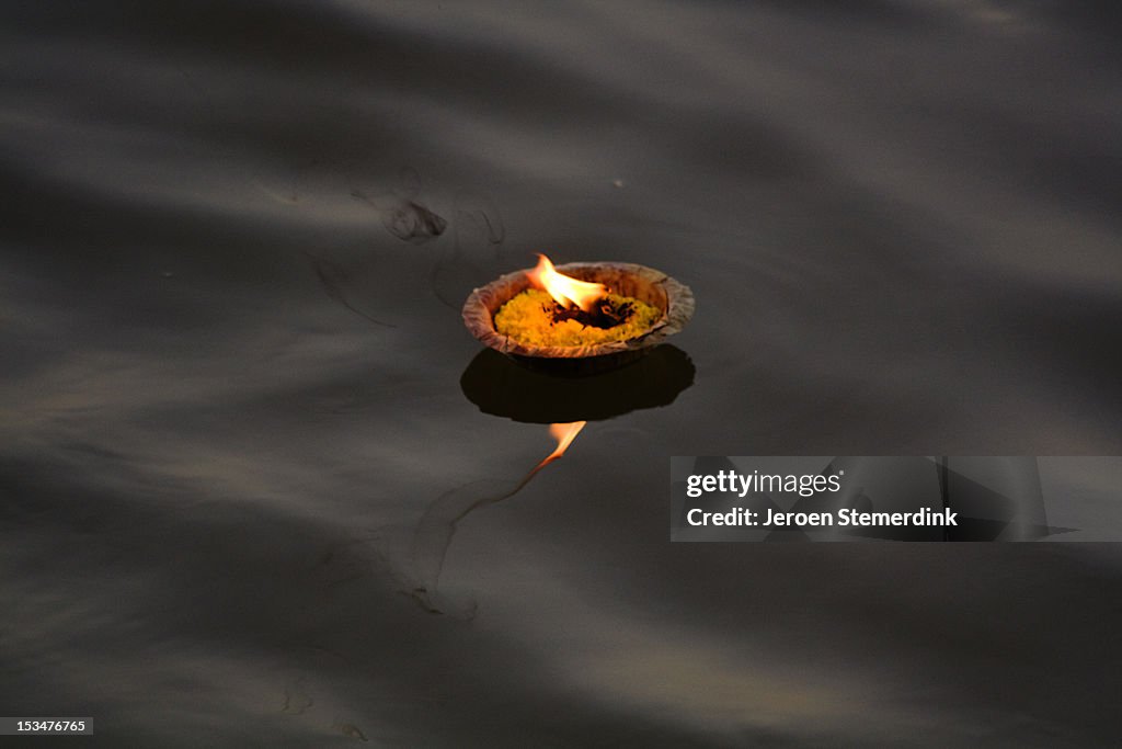 Floating candle