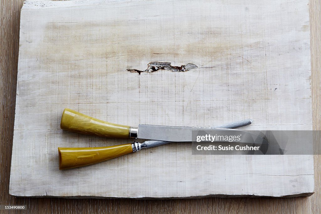 Carving set with amber handles