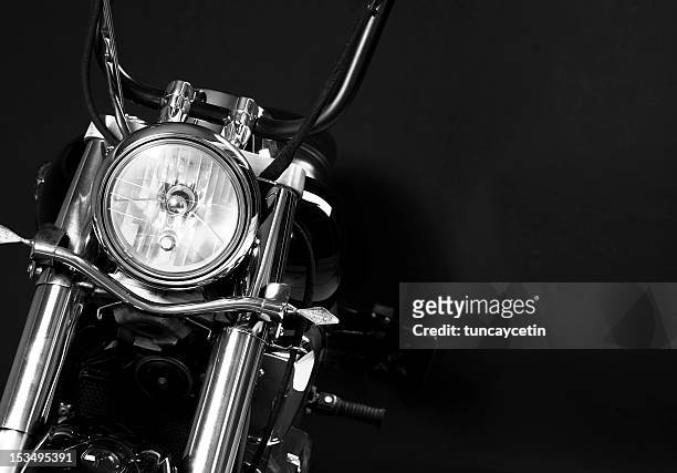 the headlights of a motorcycle - motorcycle 個照片及圖片檔