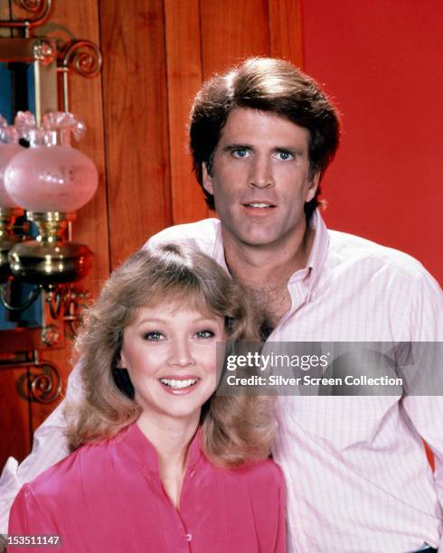 American actors Ted Danson and Shelley Long, circa 1985. They play Sam Malone and Diane Chambers in the TV sitcom 'Cheers'.