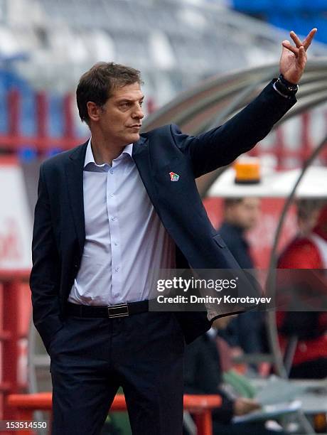 Head coach Slaven Bilic of FC Lokomotiv Moscow gestures during the Russian Premier League match between FC Lokomotiv Moscow and FC Kuban Krasnodar at...