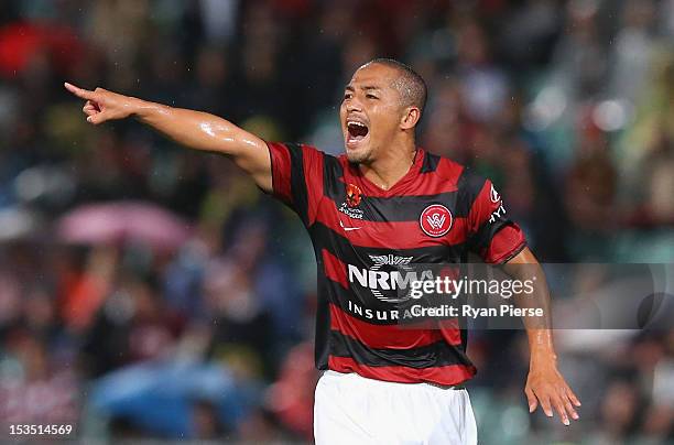 Shinji Ono of the Wanderers instructs his team mates during the round one A-League match between the Western Sydney Wanderers FC and the Central...