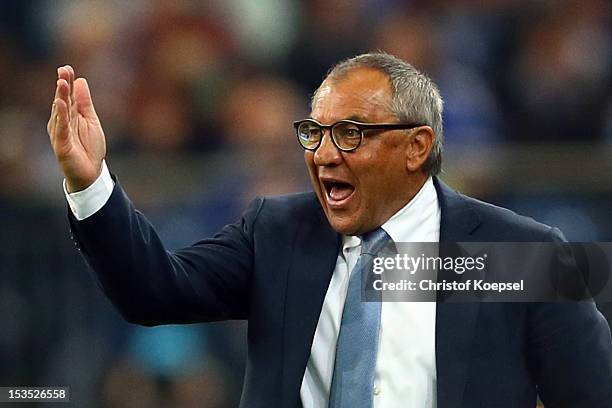 Head coach Felix Magath of Wolfsburg issues instructions during the Bundesliga match between FC Schalke 04 and VfL Wolfsburg at Veltins-Arena on...