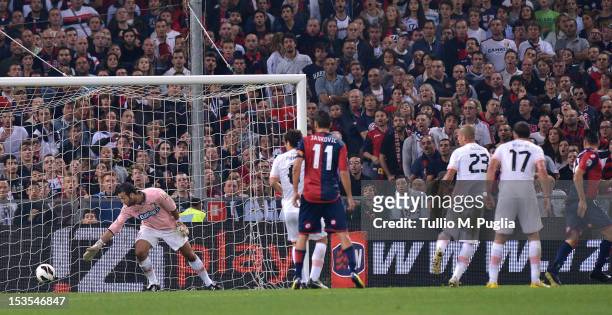 Marco Borriello of Genoa scores the equalizing goal during the Serie A match between Genoa CFC and US Citta di Palermo at Stadio Luigi Ferraris on...