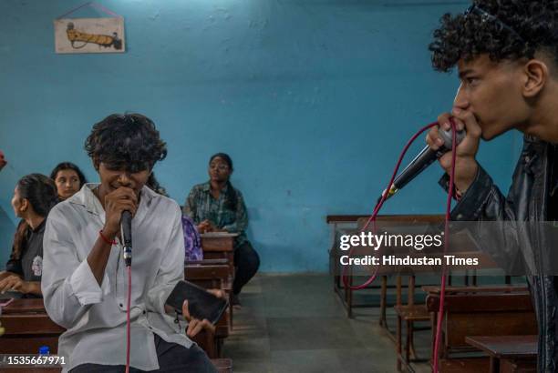 Bollywood singer Badshah visited the Dharavi Dream Project and launched a state-of-the-art recording studio for the children of the Dharavi project...