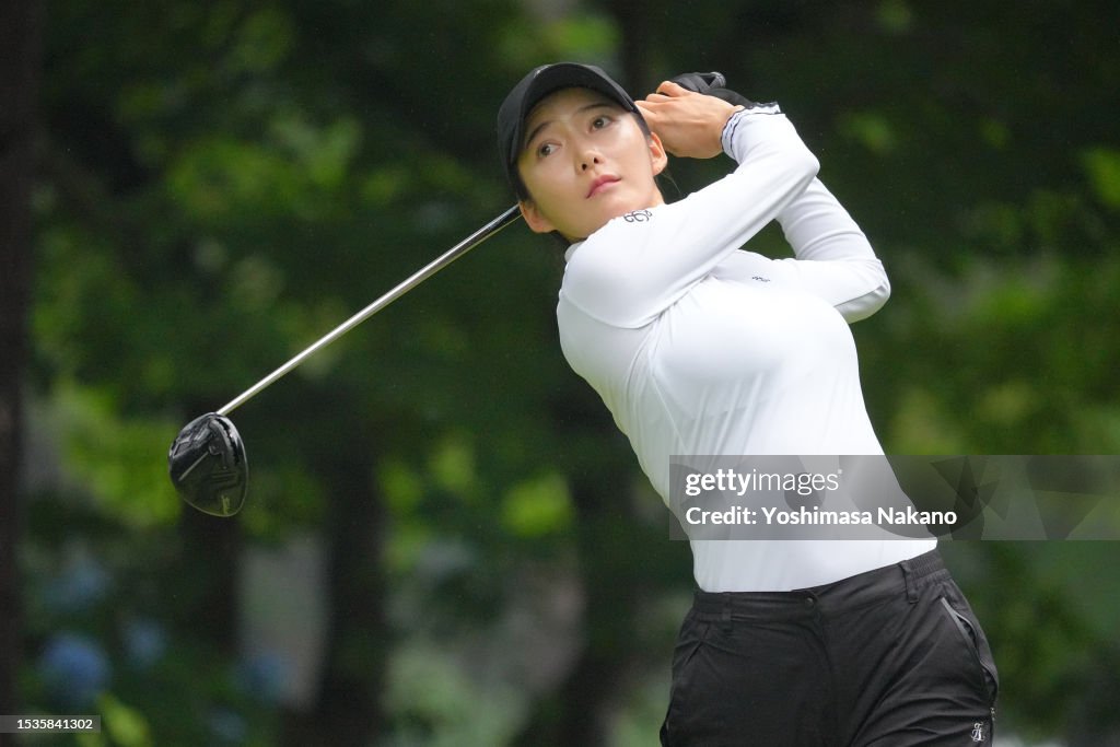 Aomori Ladies Open Golf Tournament - Round One